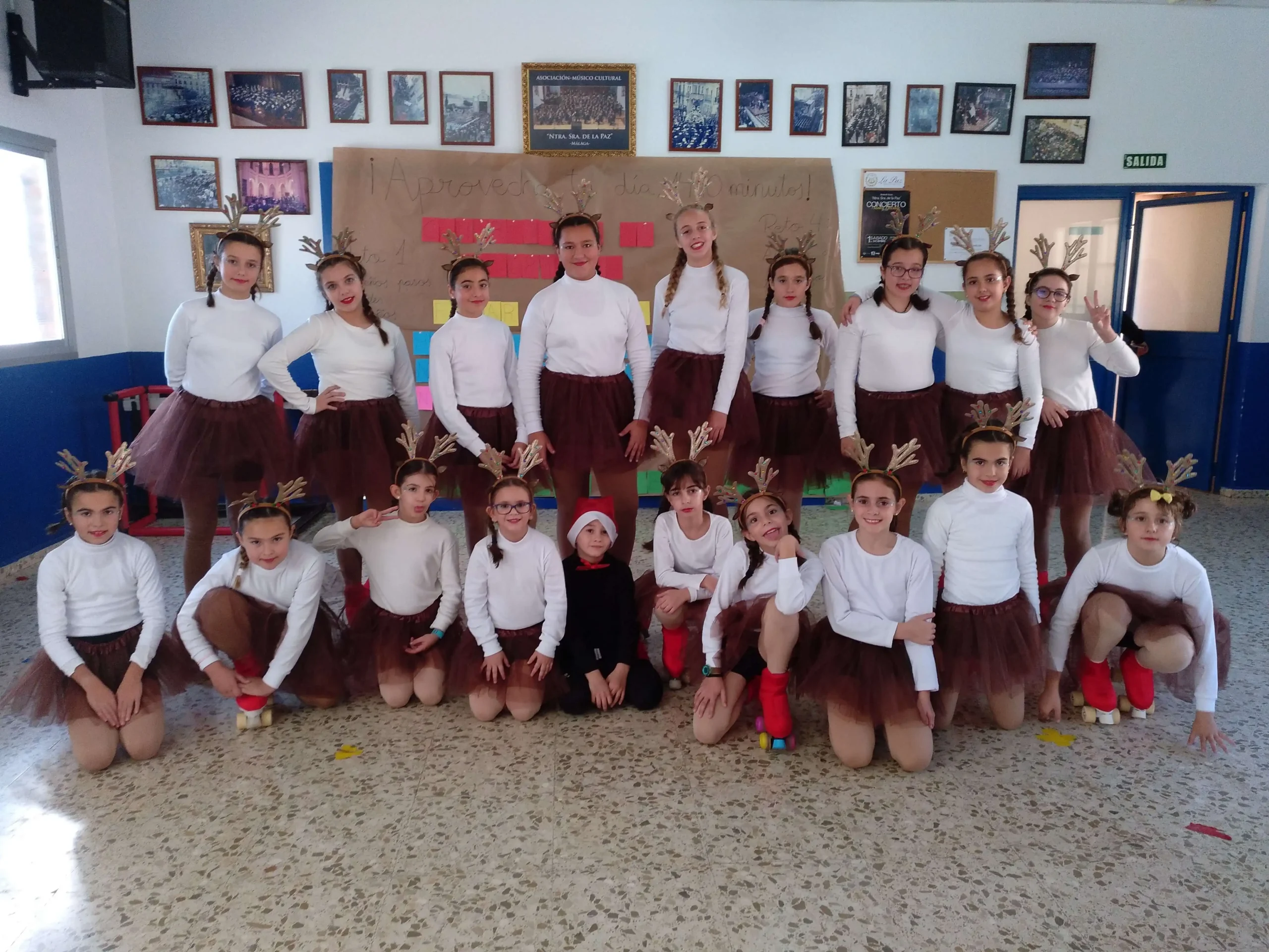 PATINAJE-ARTISTICO-GRUPO-PRIMARIA-scaled