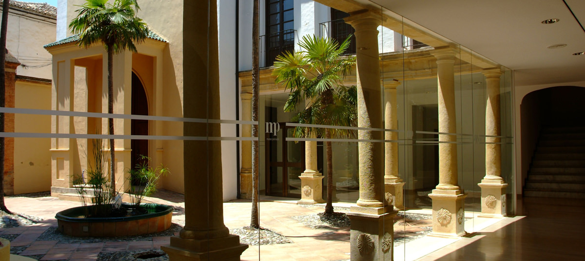 patio del museo Joaquín Peinado