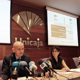 Informe "Previsiones Económicas de Andalucía" (nº 81. Verano 2015)