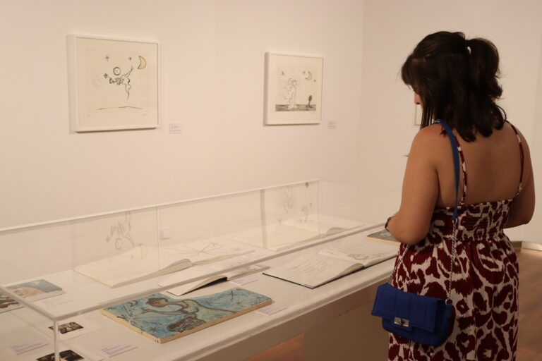 Exposición El cazador furtivo de las estrellas en el Centro Unicaja de Cultura de Antequera (2)