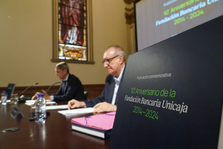 AZL06382