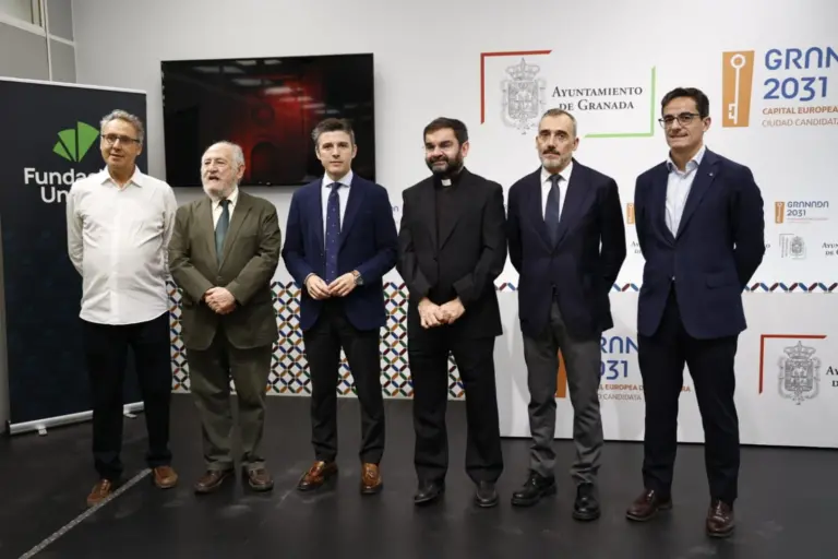 La Catedral de Granada proyecta un ‘videomapping’ para conmemorar el centenario de la cofradía del Rescate con el patrocinio de la Fundación Unicaja