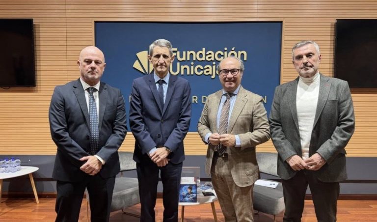 Fundación Unicaja presenta el libro ‘Nativos Inteligentes’ sobre la generación que nace con la revolución de la IA