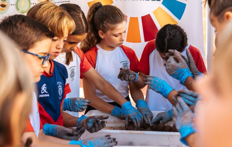 La caravana de educación ambiental de Fundación Unicaja y Proamb completa su ruta por Andalucía tras sensibilizar en sostenibilidad a más de 6.500 personas