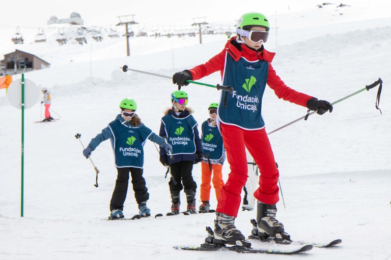 Arranca la temporada de campamentos de la Fundación Unicaja con Campus Nieve