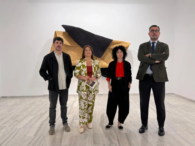 La Madraza presenta la exposición ‘El refugio del sol’ de Sonia Navarro sobre memoria, territorio y saberes textiles con el patrocinio de Fundación Unicaja