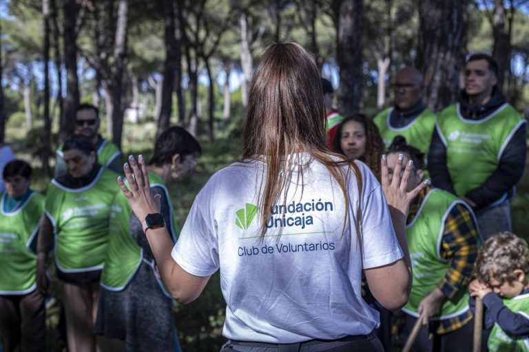 Plantacion arboles un niño un arbol - Unicaja 3 copia