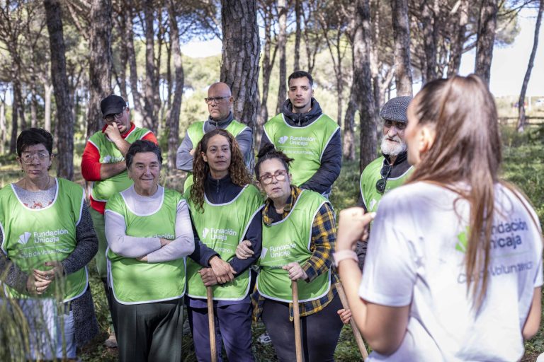 Plantacion arboles un niño un arbol - Unicaja 6 copia