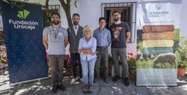 Fundación Unicaja y Serranías Vivas impulsan un programa de becas de aprendizaje en ganadería regenerativa
