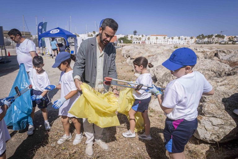 limpieza costas educacion ambiente ecomar unicaja rota 6 copia